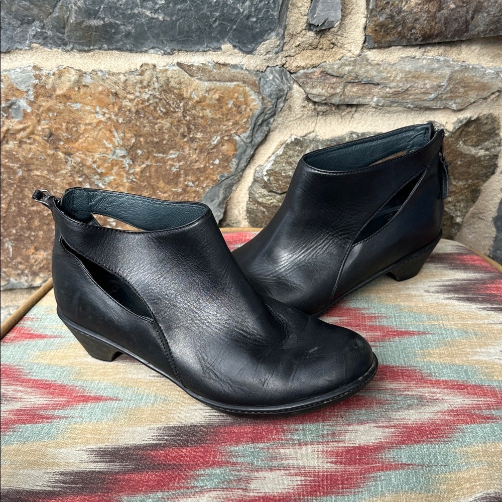 Dansko 'Bonita' Genuine Leather Heeled Ankle Booties in Black Size 38